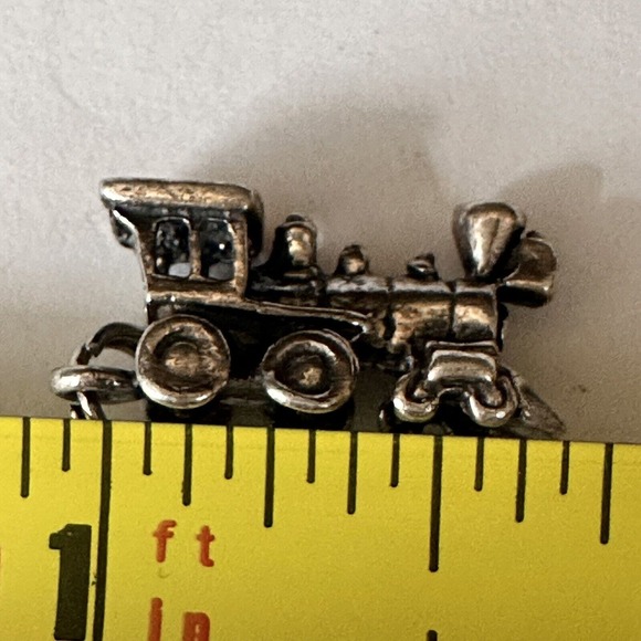 Vintage Train Sterling Silver Charm Pendant Bell Busch Gardens (?) 3D 3 Grams - Picture 7 of 7